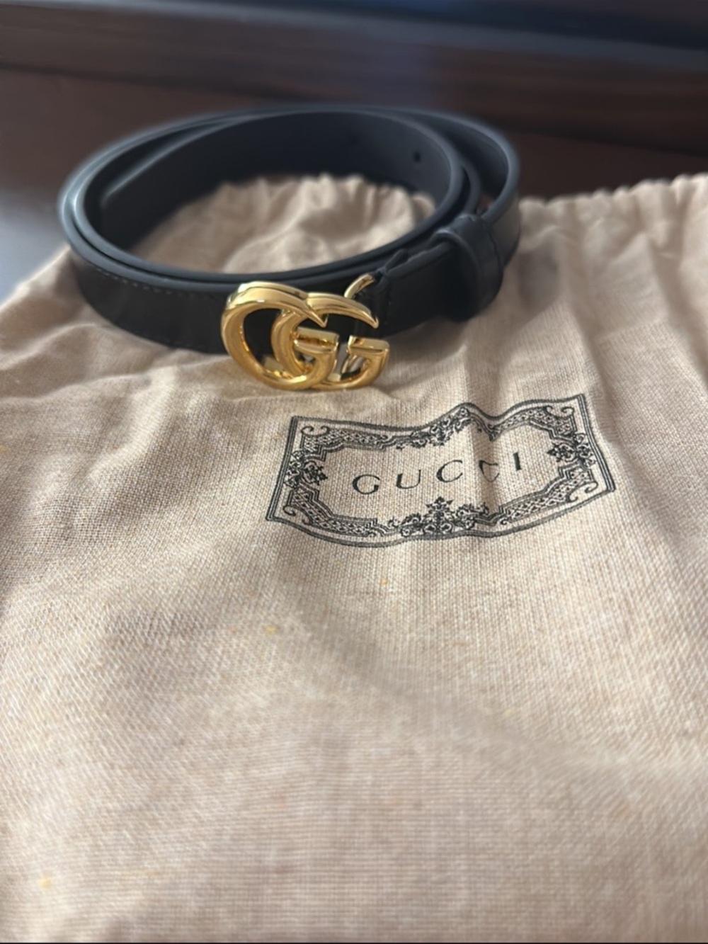 Gucci Black Leather Belt with Gold Interlocking GG Buckle - Picture 2 of 3